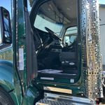 New 2025 KENWORTH T880 at Papé Kenworth in Aberdeen, WA