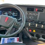 New 2024 KENWORTH T880 at Papé Kenworth in Medford, OR