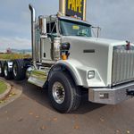 New 2026 KENWORTH T800 at Papé Kenworth in Eugene, OR