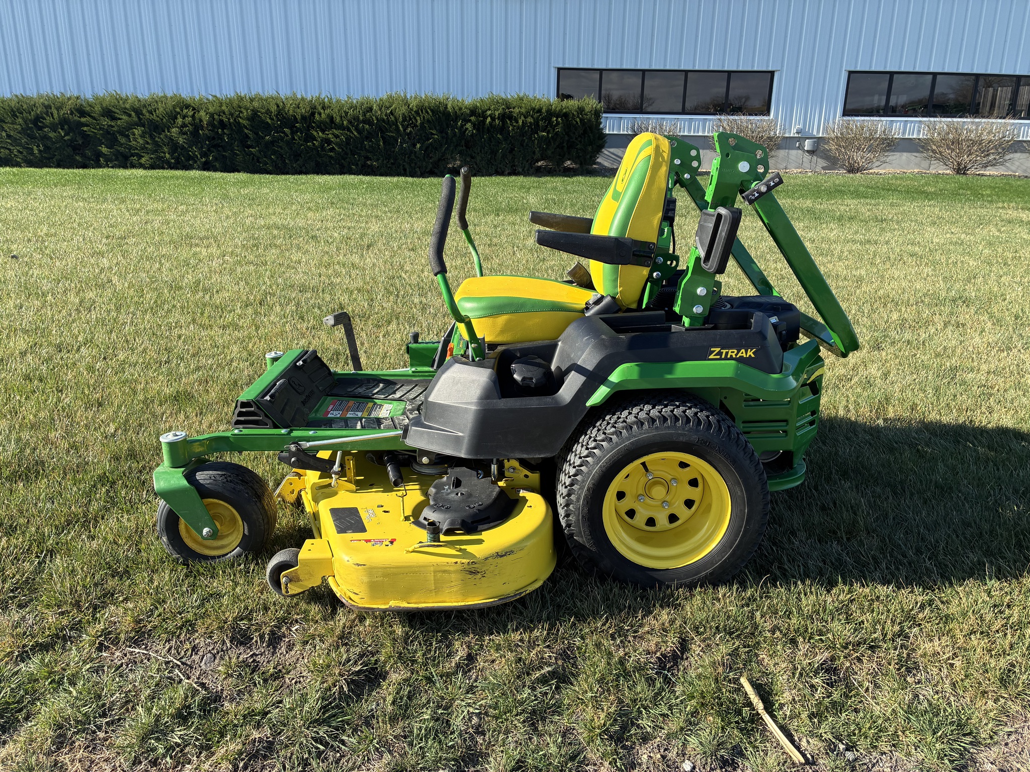  2022 John Deere Z545R at LandMark in Marysville, KS