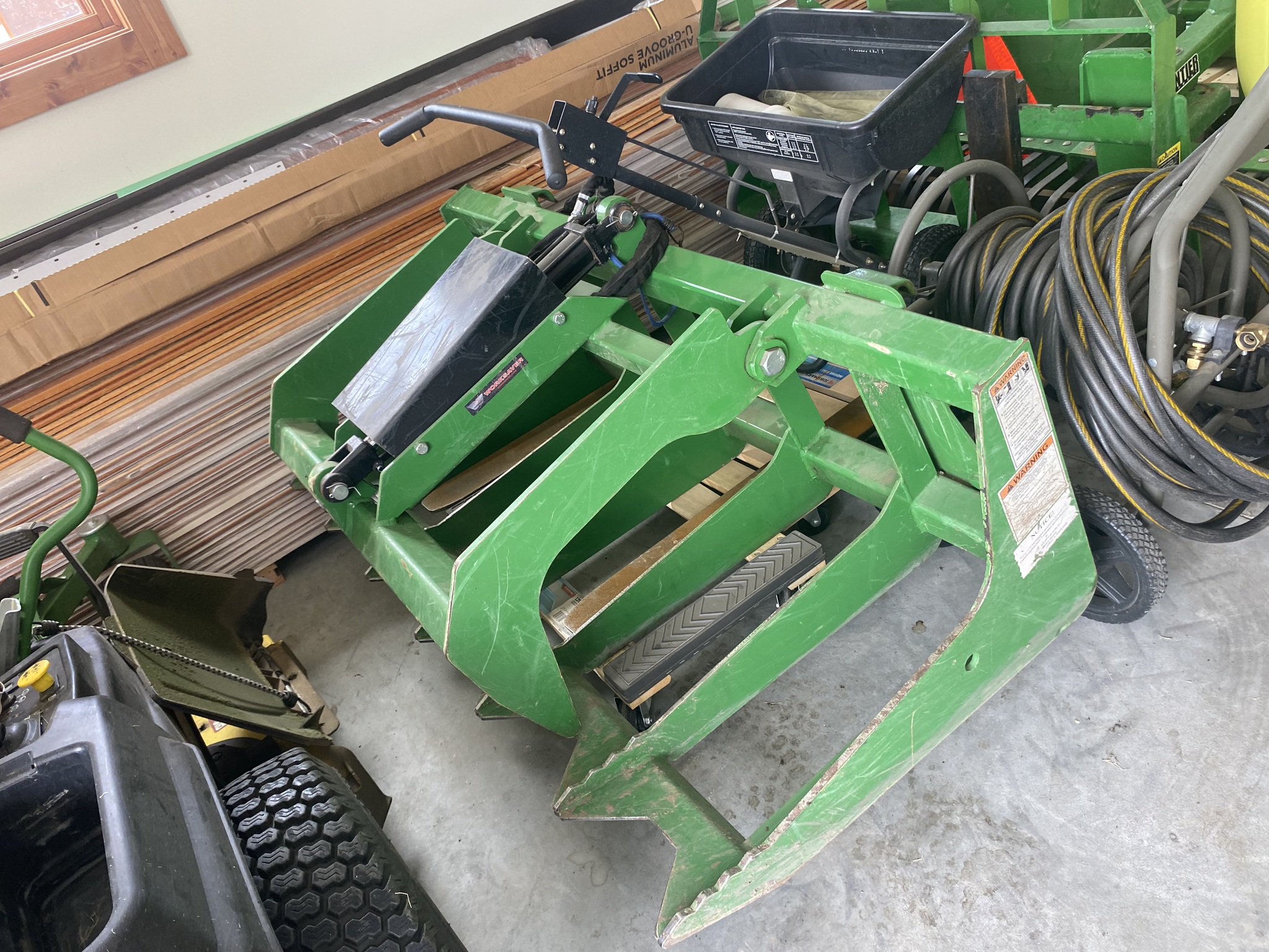  2021 Worksaver grapple 5' at LandMark in Hebron, NE