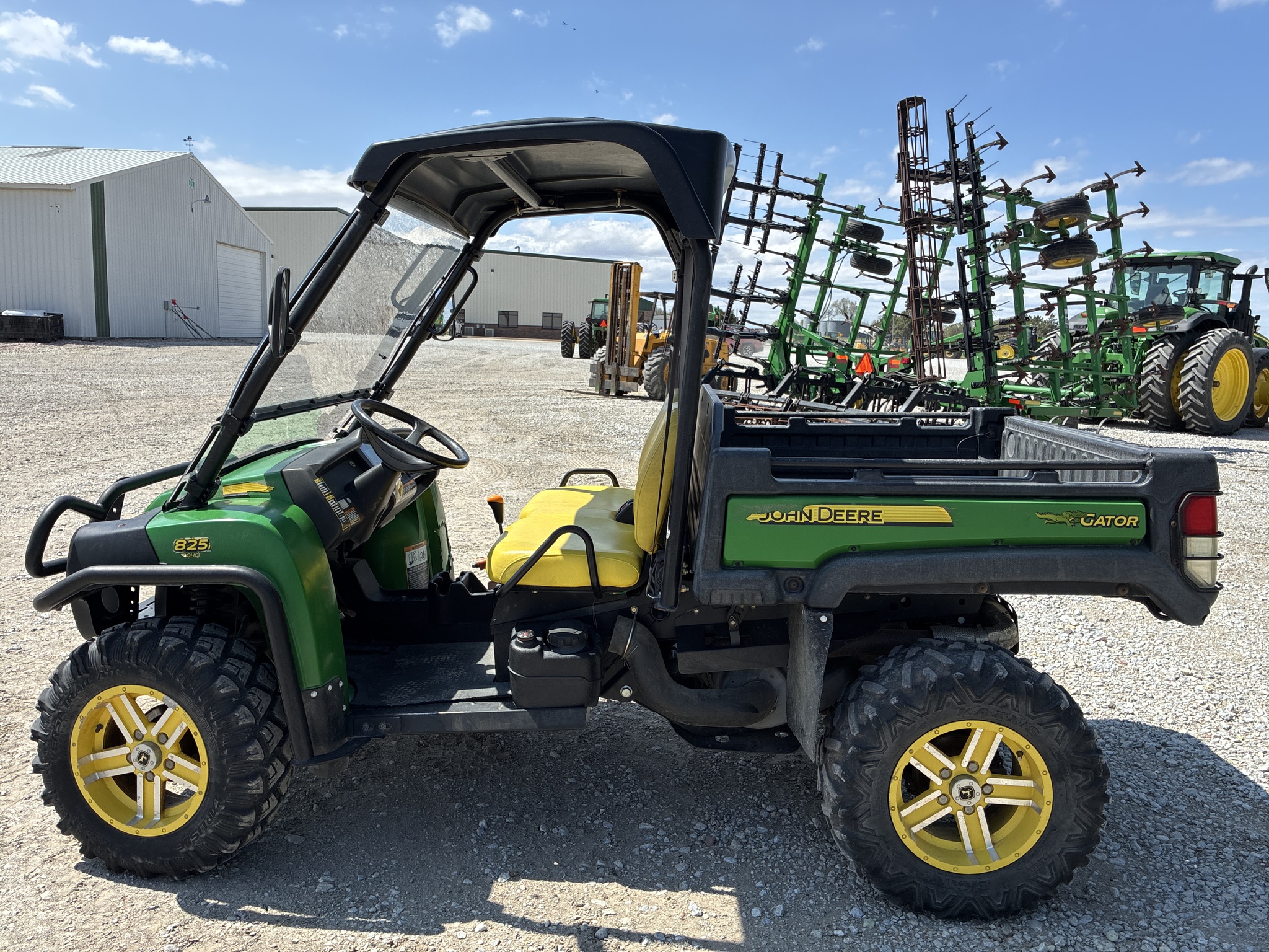  2011 John Deere XUV 825I GREEN at LandMark in Fairfield, NE