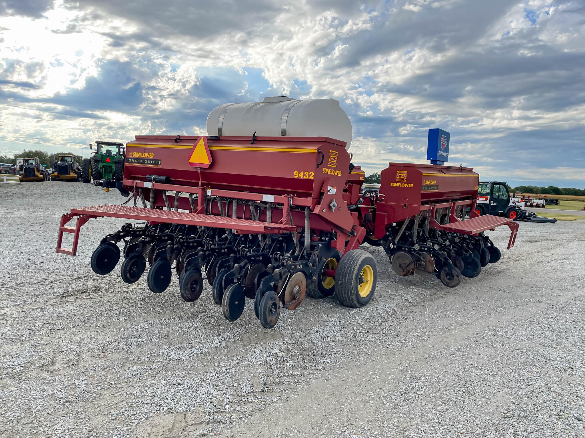  2000 Sunflower 9432 at LandMark in Smith Center, KS