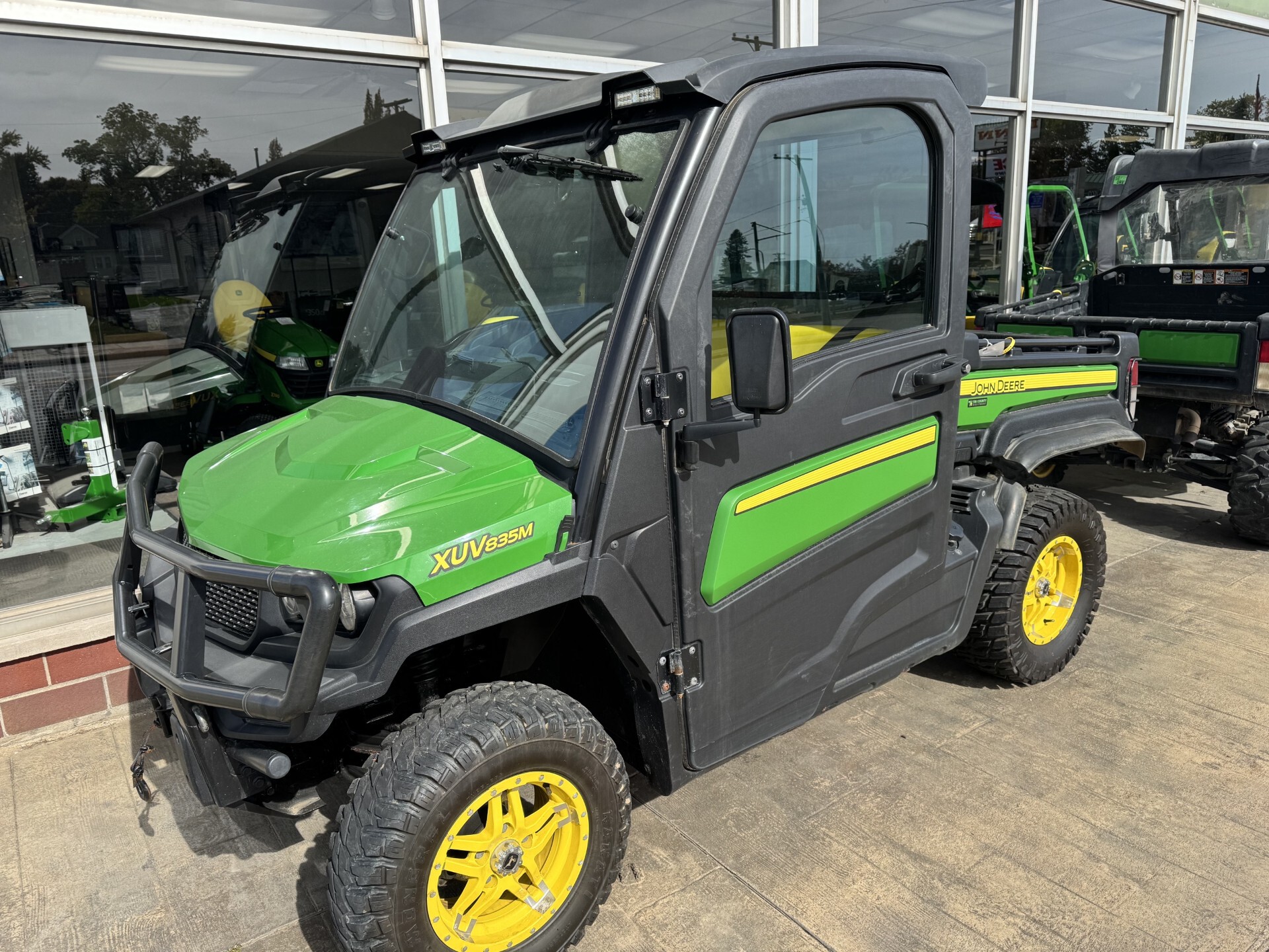Used 2018 John Deere XUV835M HVAC Cab at Tri County Equipment Reese, MI