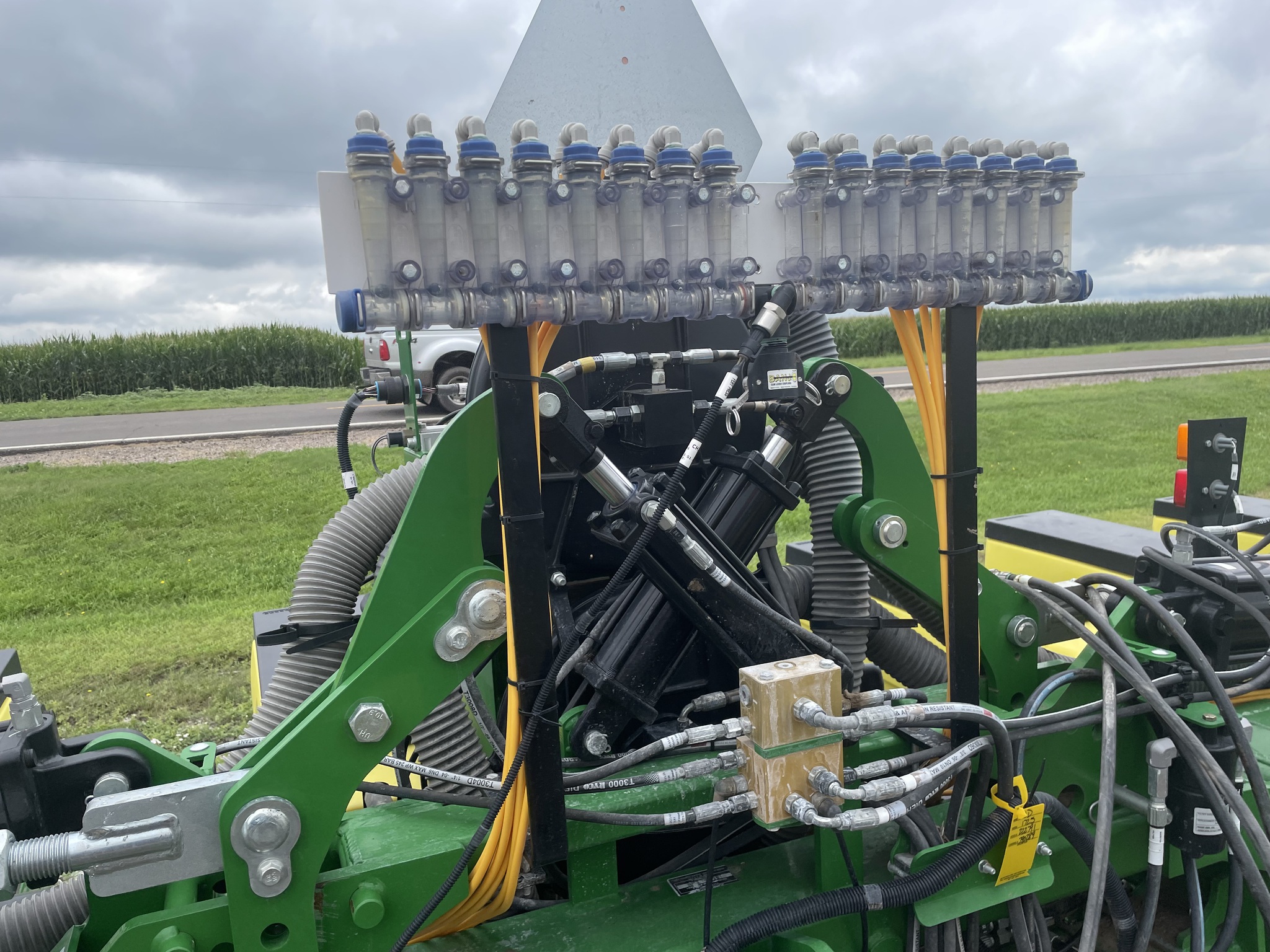  2021 John Deere 1725 at LandMark in Fairfield, NE