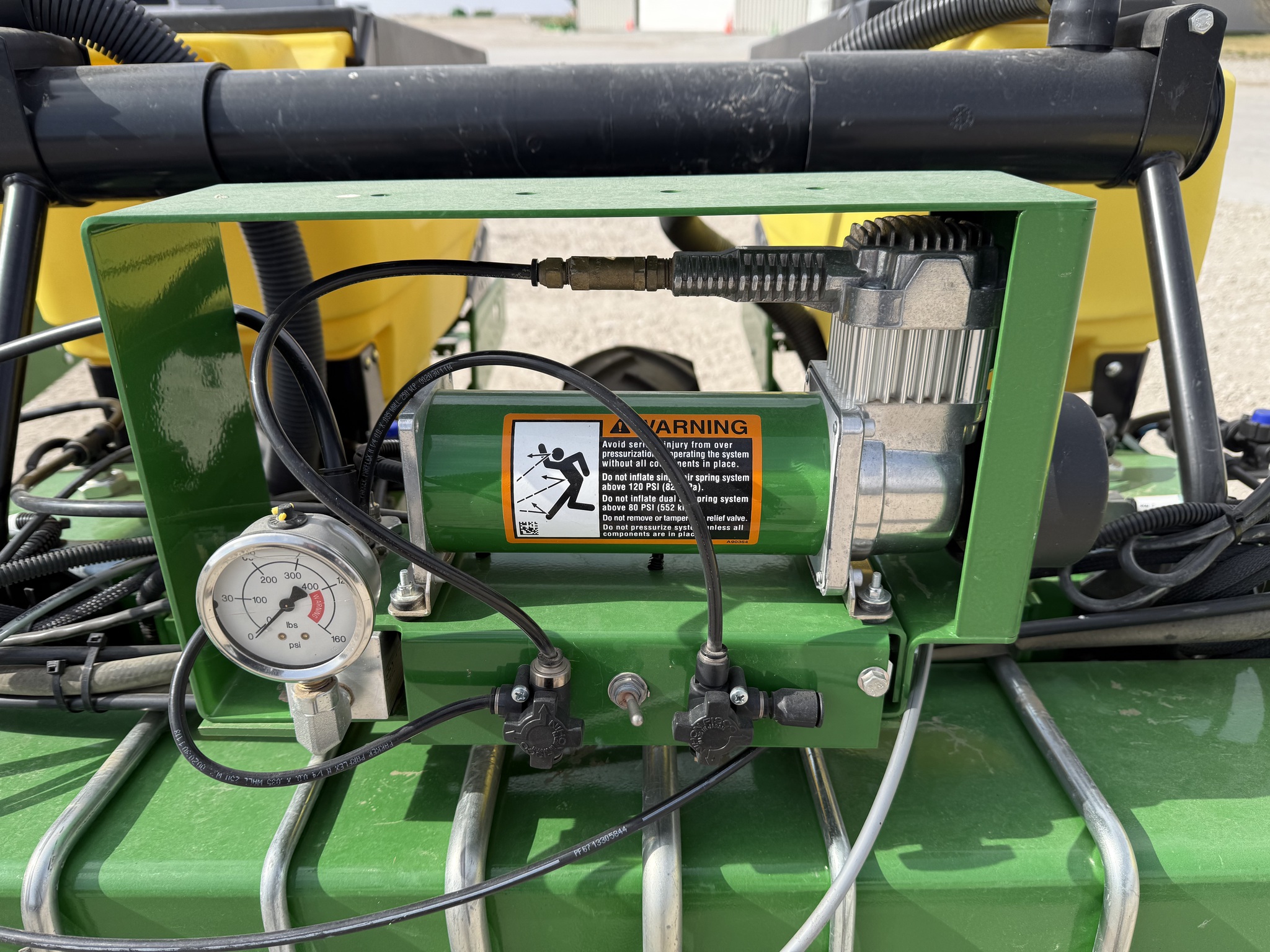  2025 John Deere 1725 at LandMark in Hastings, NE