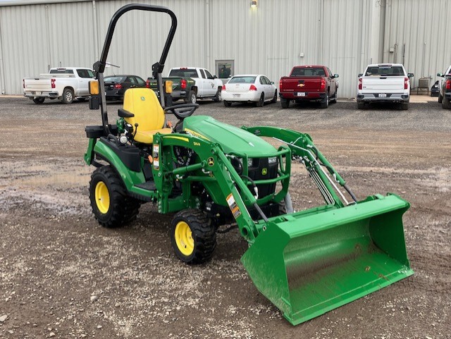   John Deere 1025R at LandMark in Gothenburg, NE