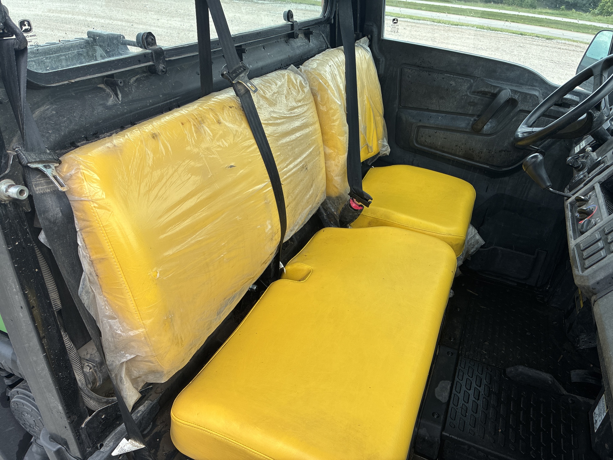  2022 John Deere XUV835M HVAC Cab at LandMark in Hebron, NE