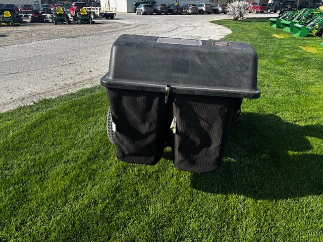 On Lot 2007 John Deere Z425 at Tri County Equipment Sandusky, MI