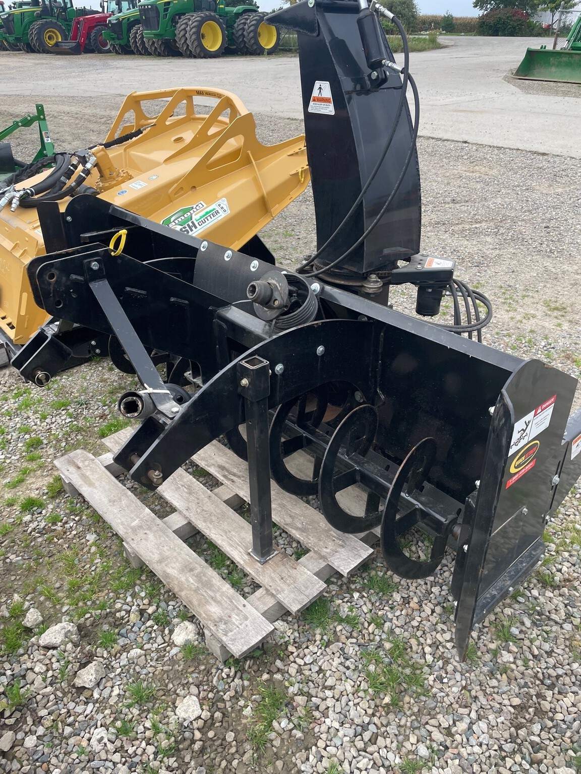 On Lot  Erskine 825RP at Tri County Equipment Sandusky, MI