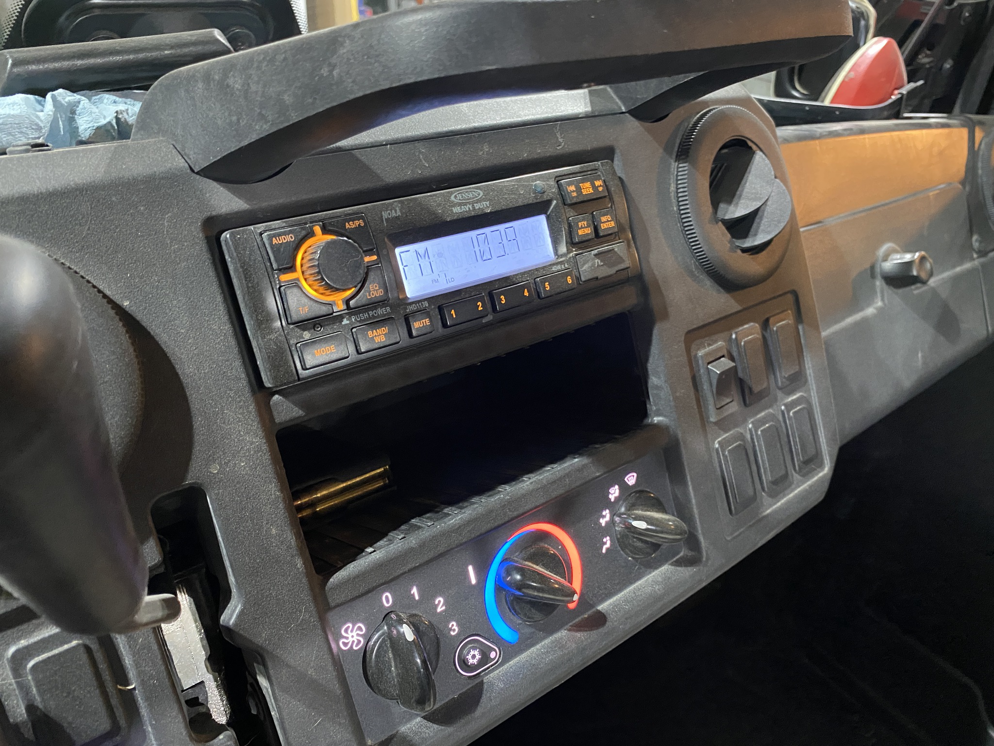  2023 John Deere XUV 835M at LandMark in Hebron, NE