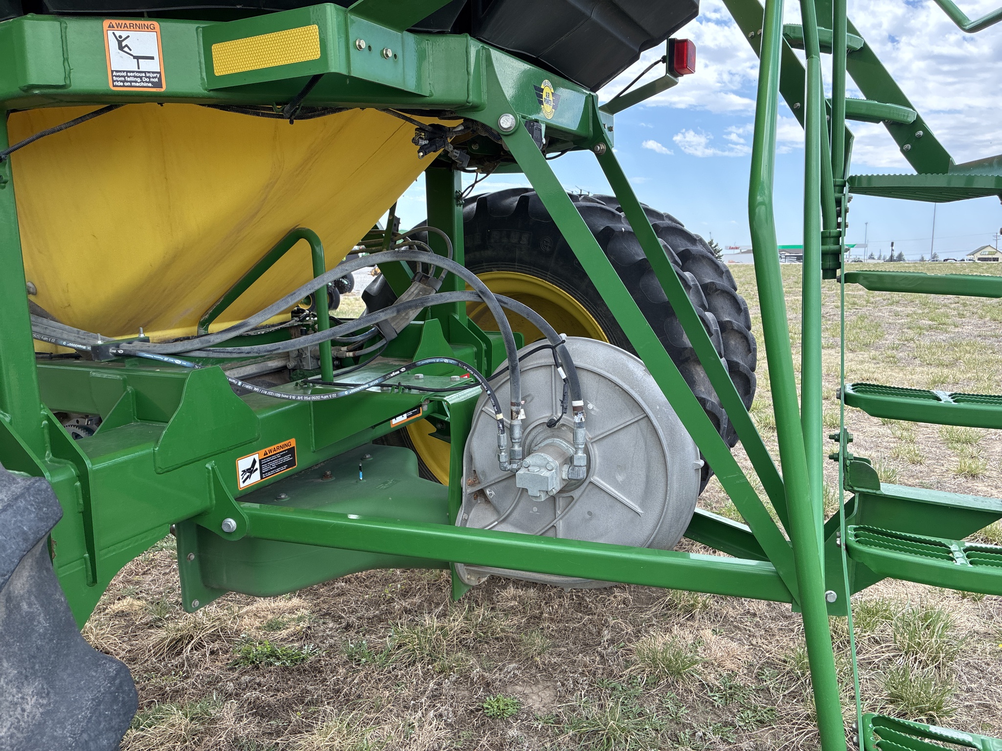  2013 John Deere 1890 at LandMark in Hebron, NE