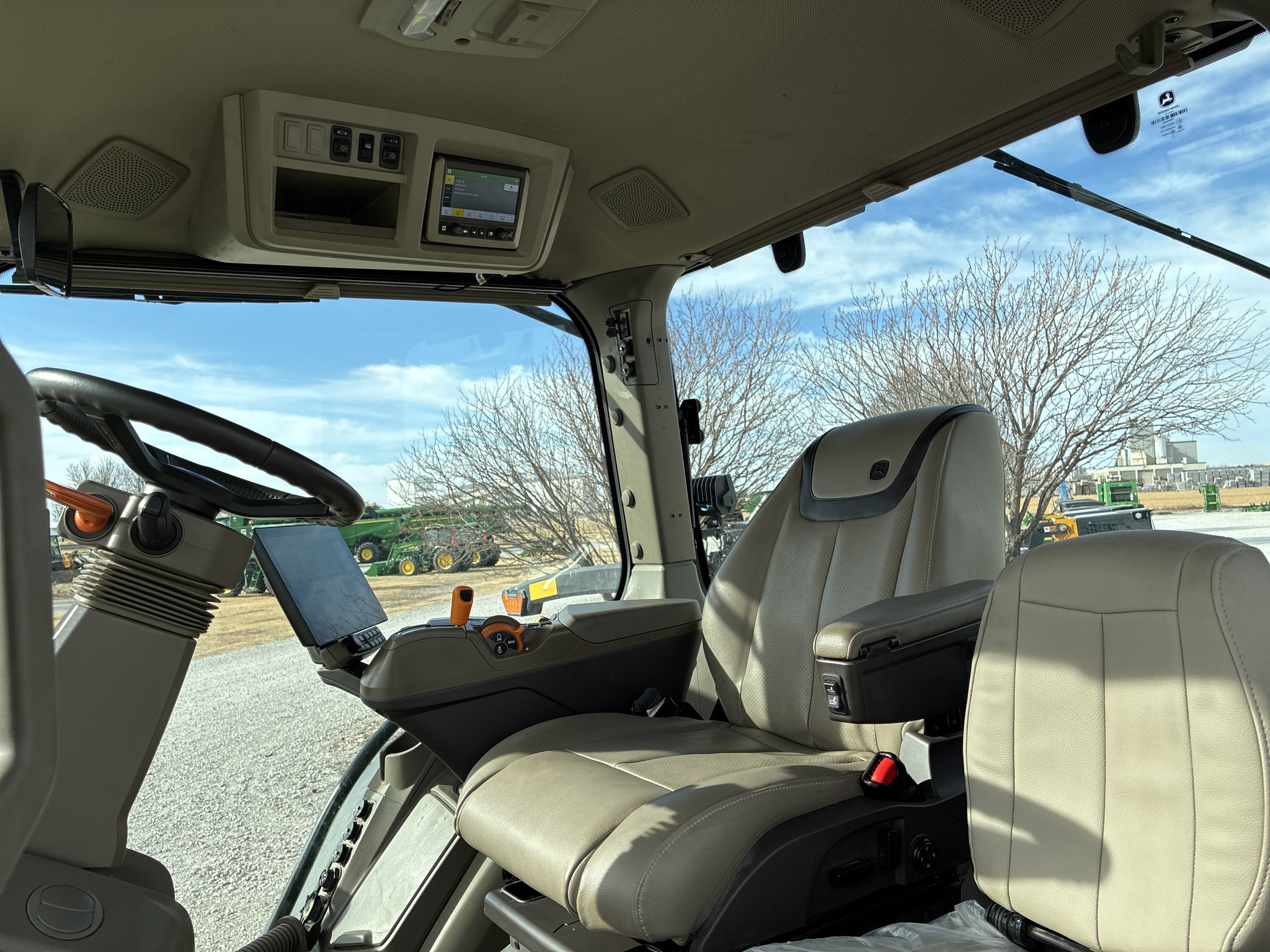  2024 John Deere 8R 250 at LandMark in Kearney, NE