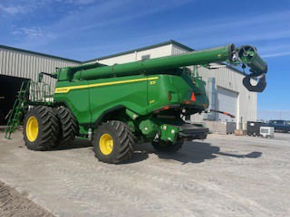  2023 John Deere X9 1100 at LandMark in Fairfield, NE