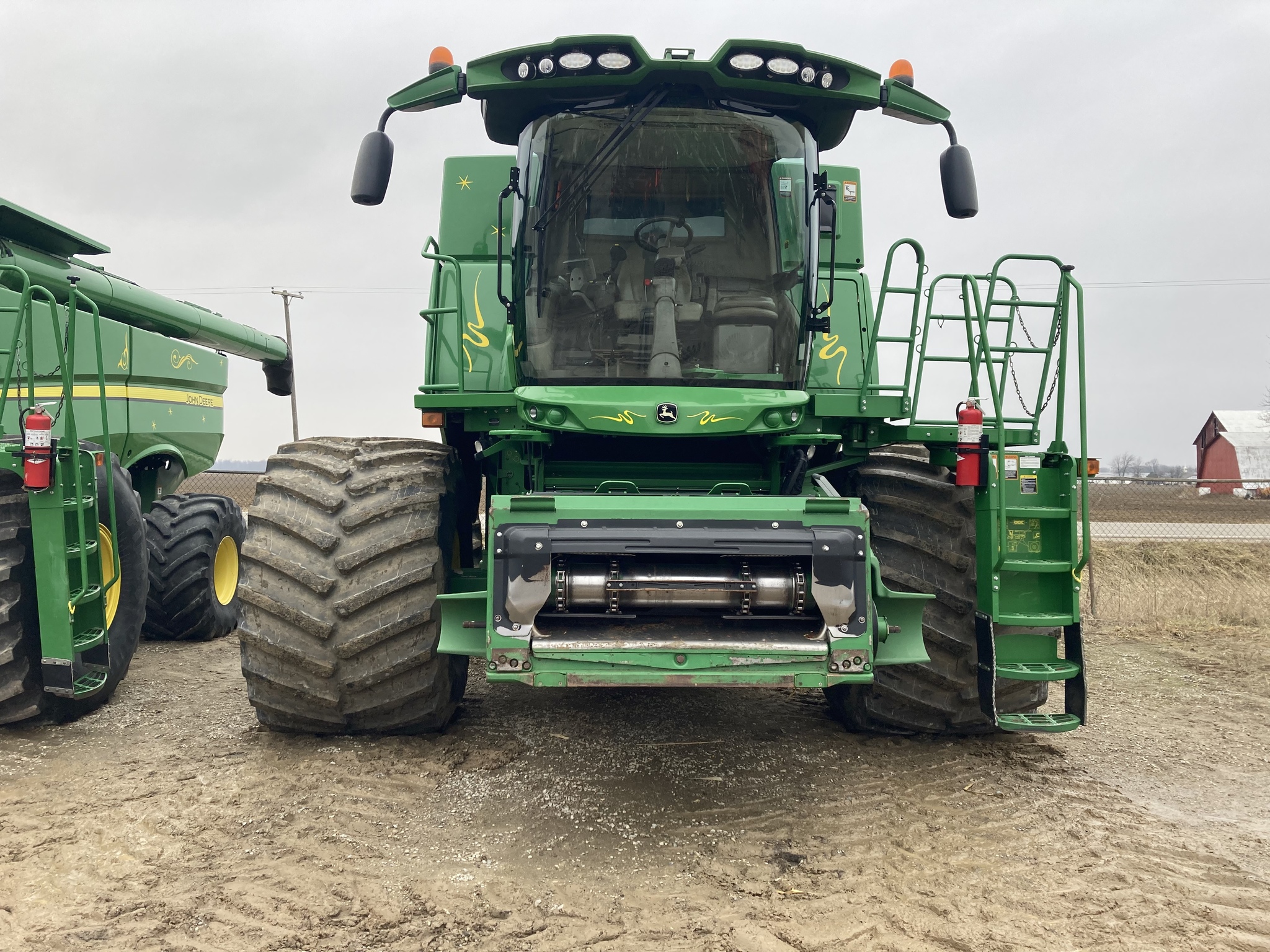On Lot 2015 John Deere S690 at Tri County Equipment Marlette, MI