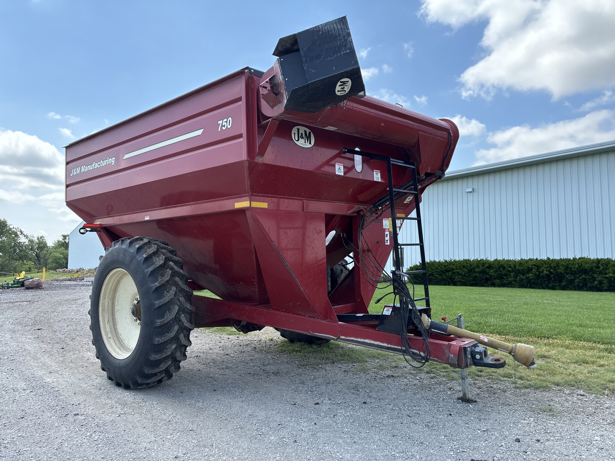  2010 J&m 750-18 at LandMark in Marysville, KS