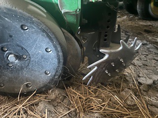  2002 John Deere 1700 at LandMark in Arapahoe, NE