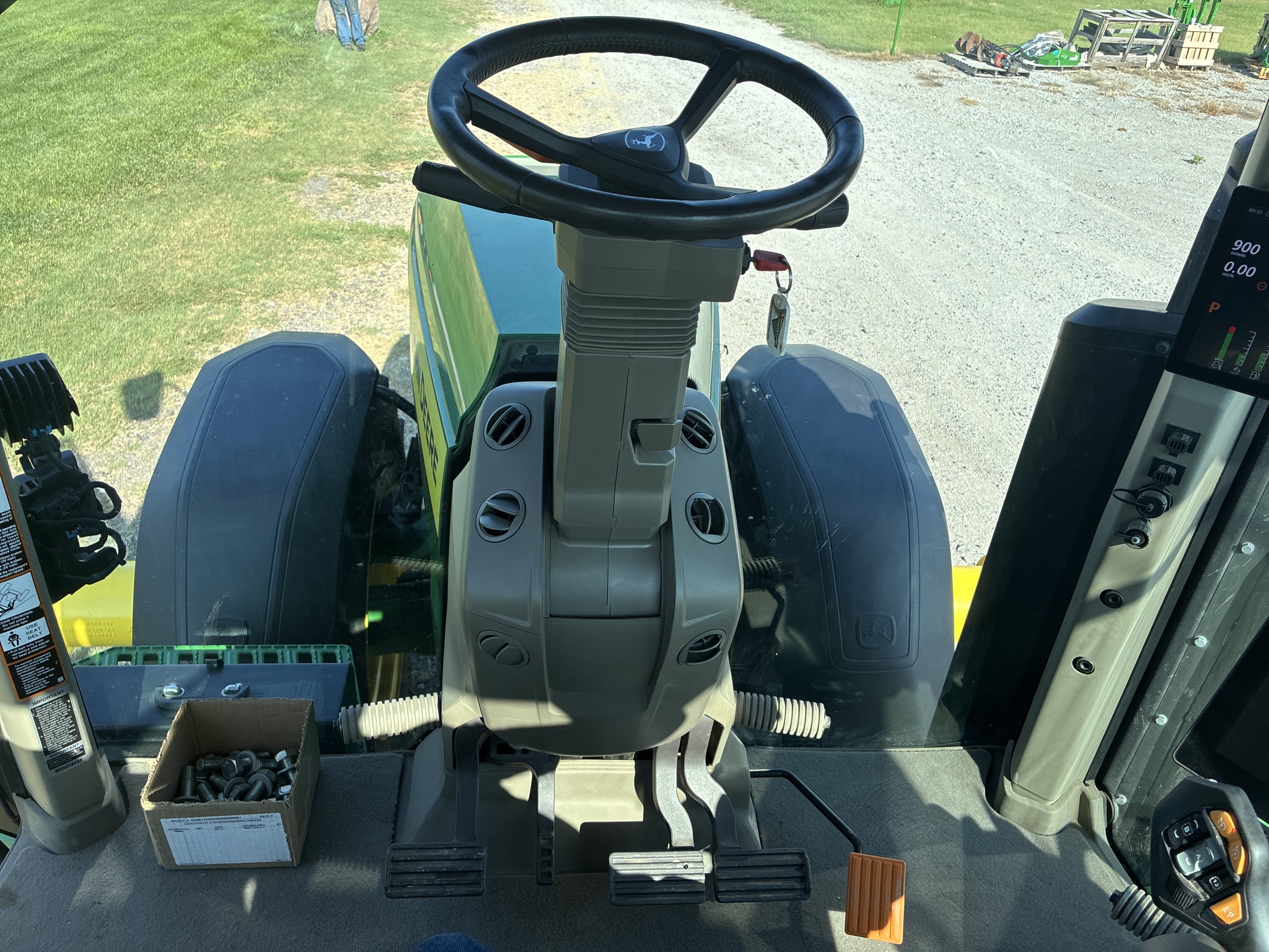  2024 John Deere 8R 370 at LandMark in Marysville, KS