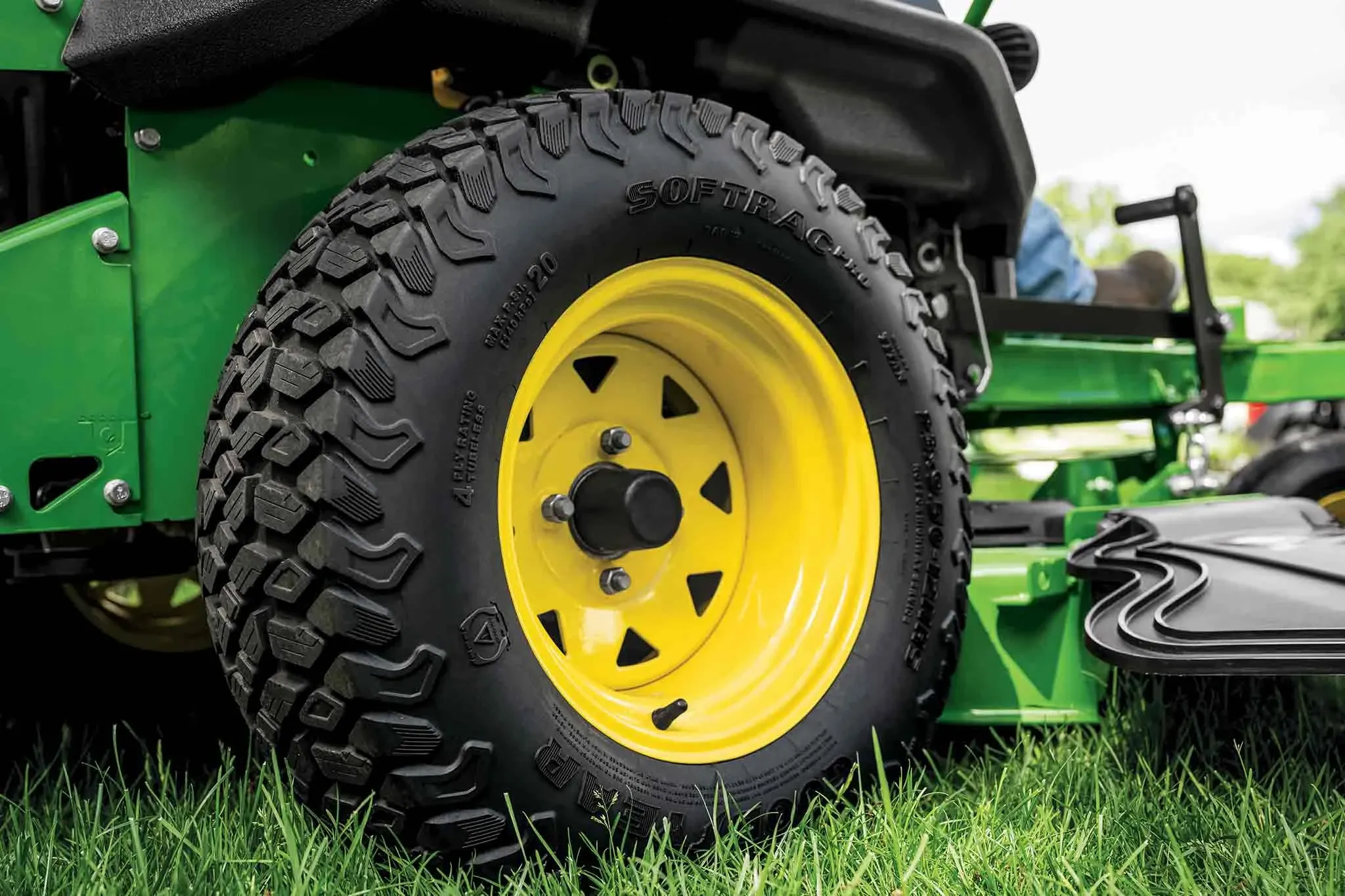New John Deere Z720M ZTrak™ Zero-Turn Mower at Papé Machinery Ag & Turf