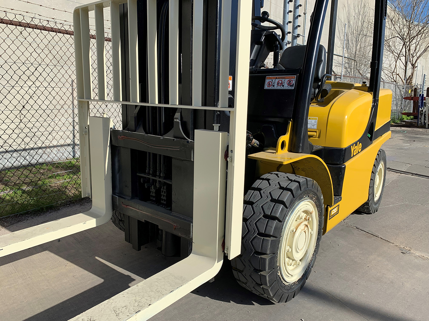 Used 2013 Yale GDP090VXNJSE090 at Briggs Equipment in New Orleans, LA