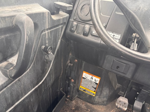 On Lot 2021 John Deere XUV835M HVAC Cab at Tri County Equipment Lapeer, MI
