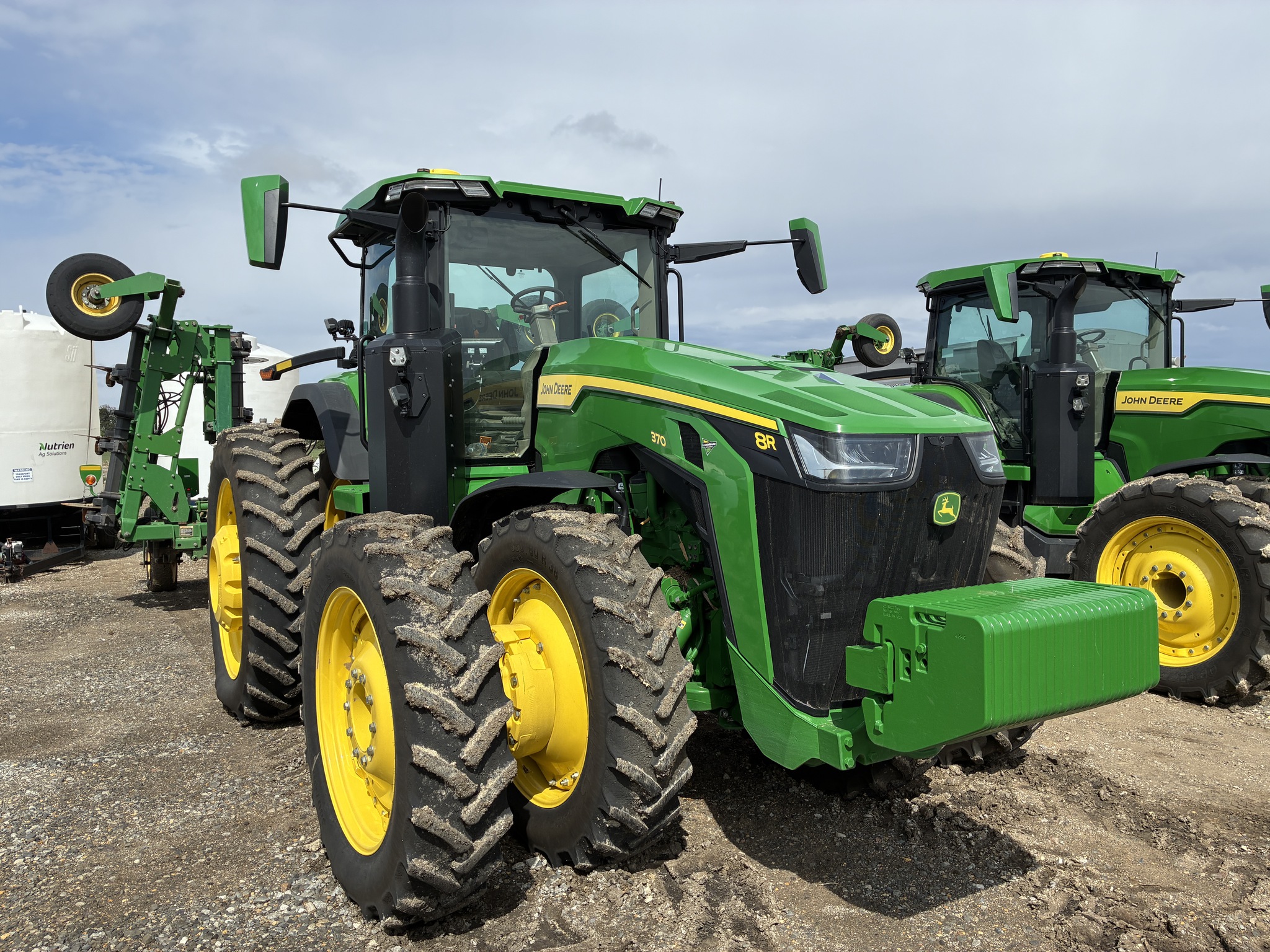  2025 John Deere 8R 370 at LandMark in Hastings, NE