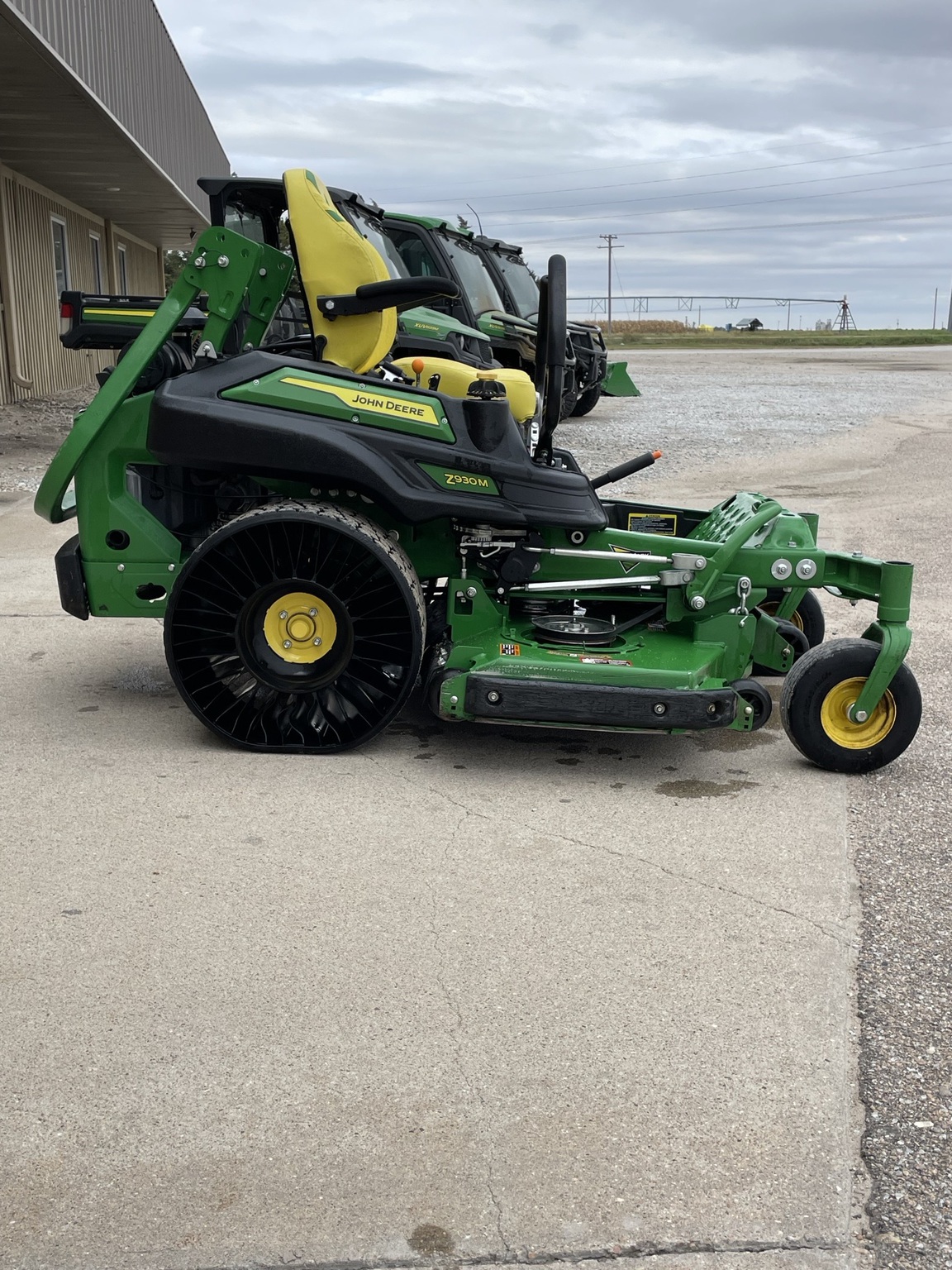  2023 John Deere Z930M at LandMark in Holdrege, NE