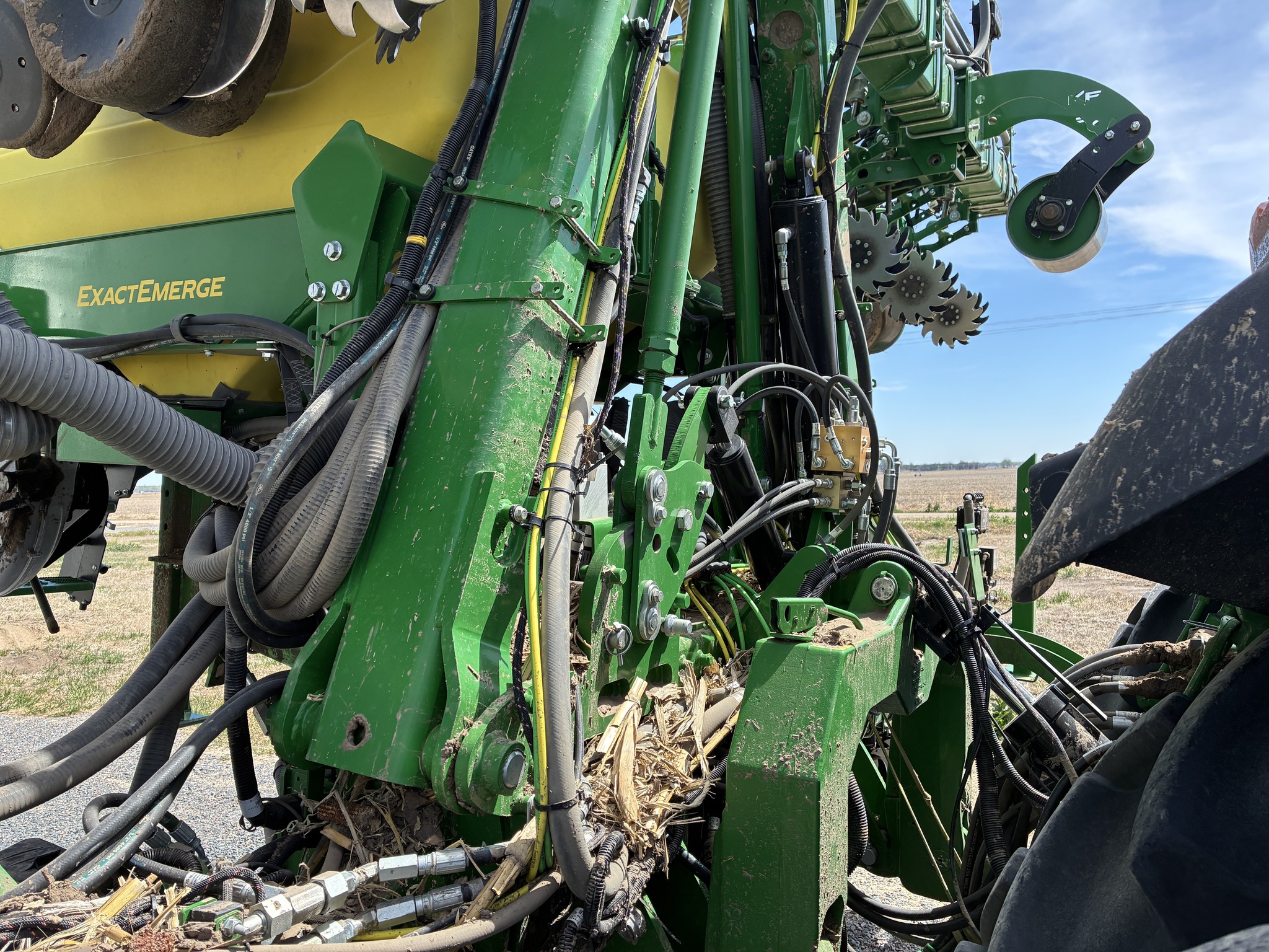  2024 John Deere 1725 at LandMark in Gothenburg, NE