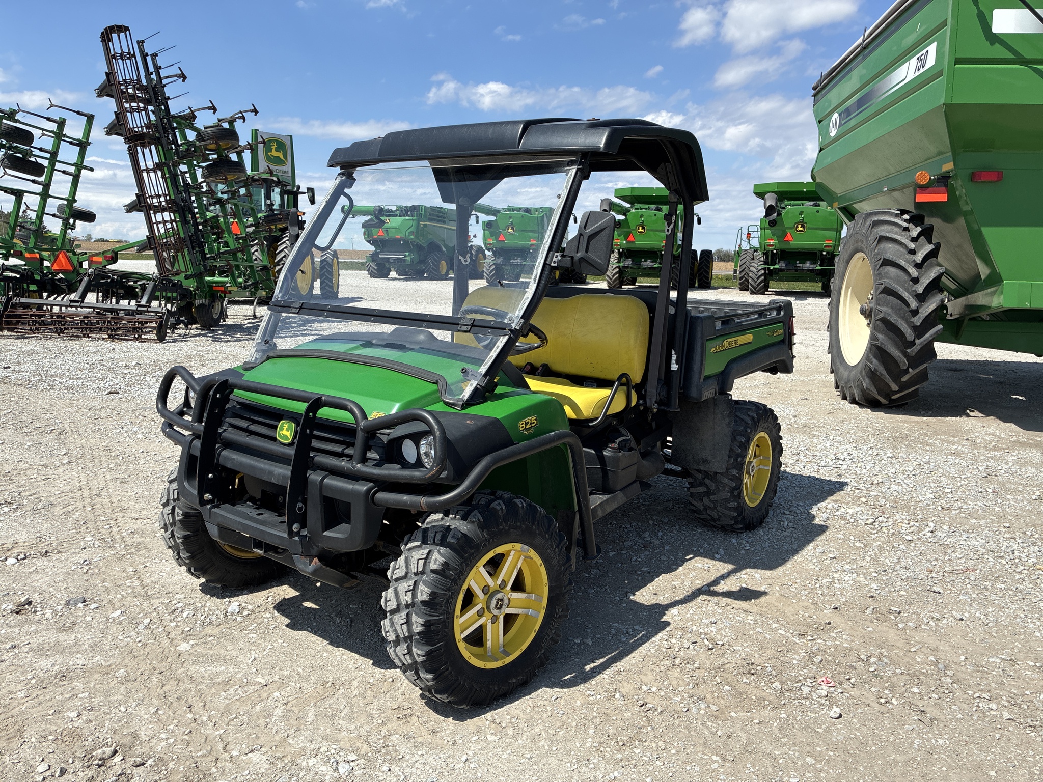  2011 John Deere XUV 825I GREEN at LandMark in Fairfield, NE