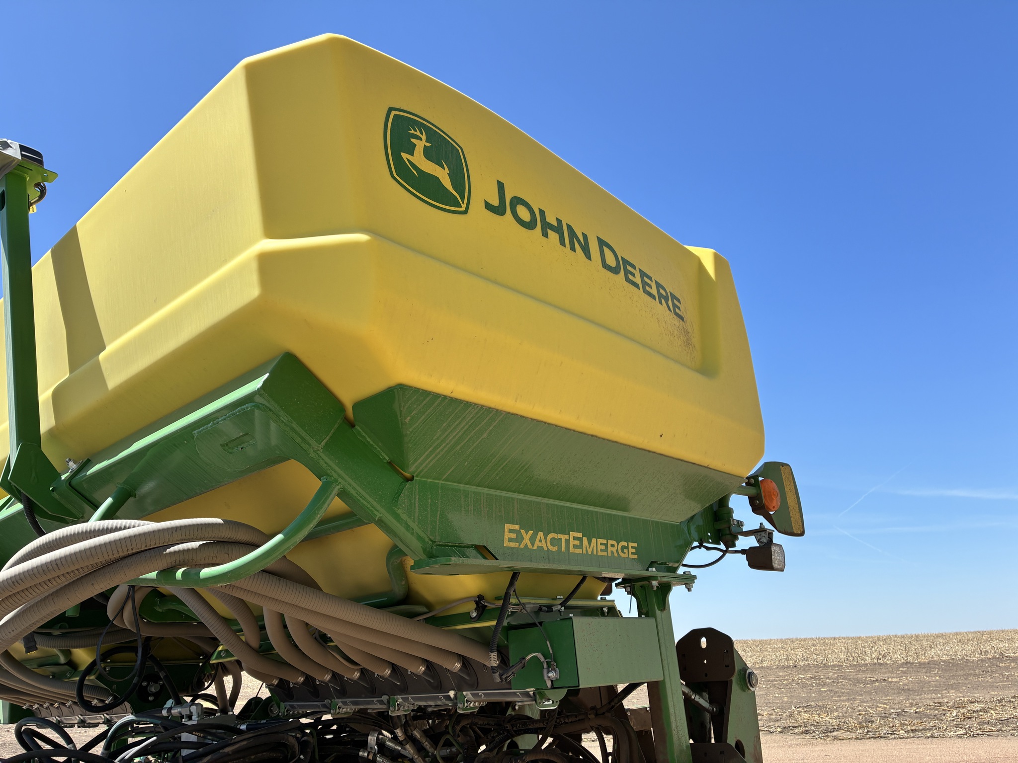  2022 John Deere 1775NT at LandMark in Gothenburg, NE