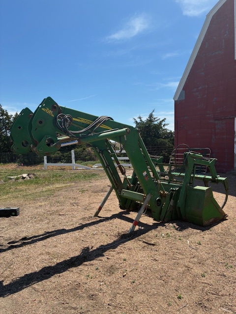  2011 John Deere 7230 Premium at LandMark in Fairfield, NE