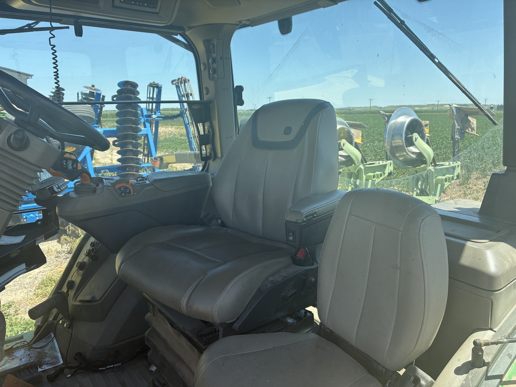  2022 John Deere 8R 310 at LandMark in Gothenburg, NE