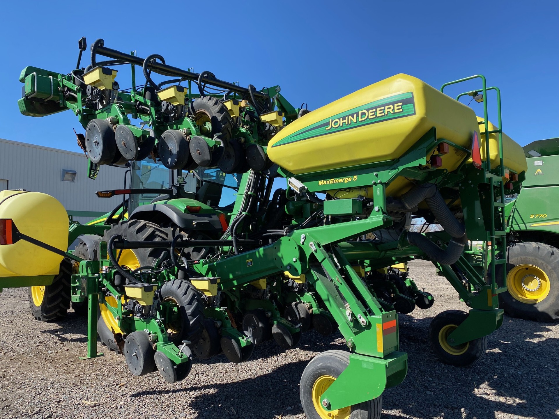  2016 John Deere 1725 CCS at LandMark in Kearney, NE