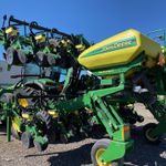  2016 John Deere 1725 CCS at LandMark in Kearney, NE