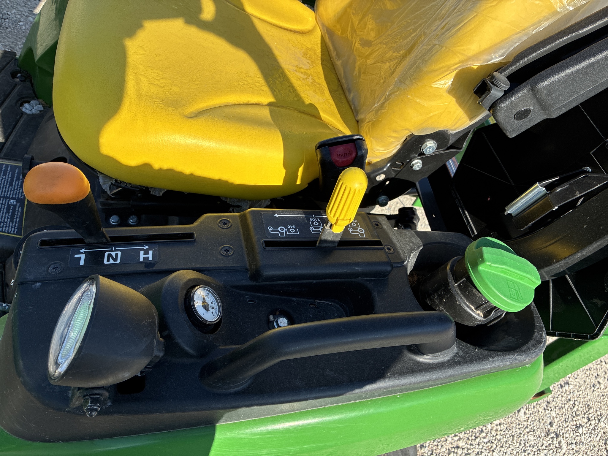  2020 John Deere 2025R at LandMark in Hastings, NE