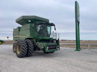  2024 John Deere S780 at LandMark in Fairfield, NE