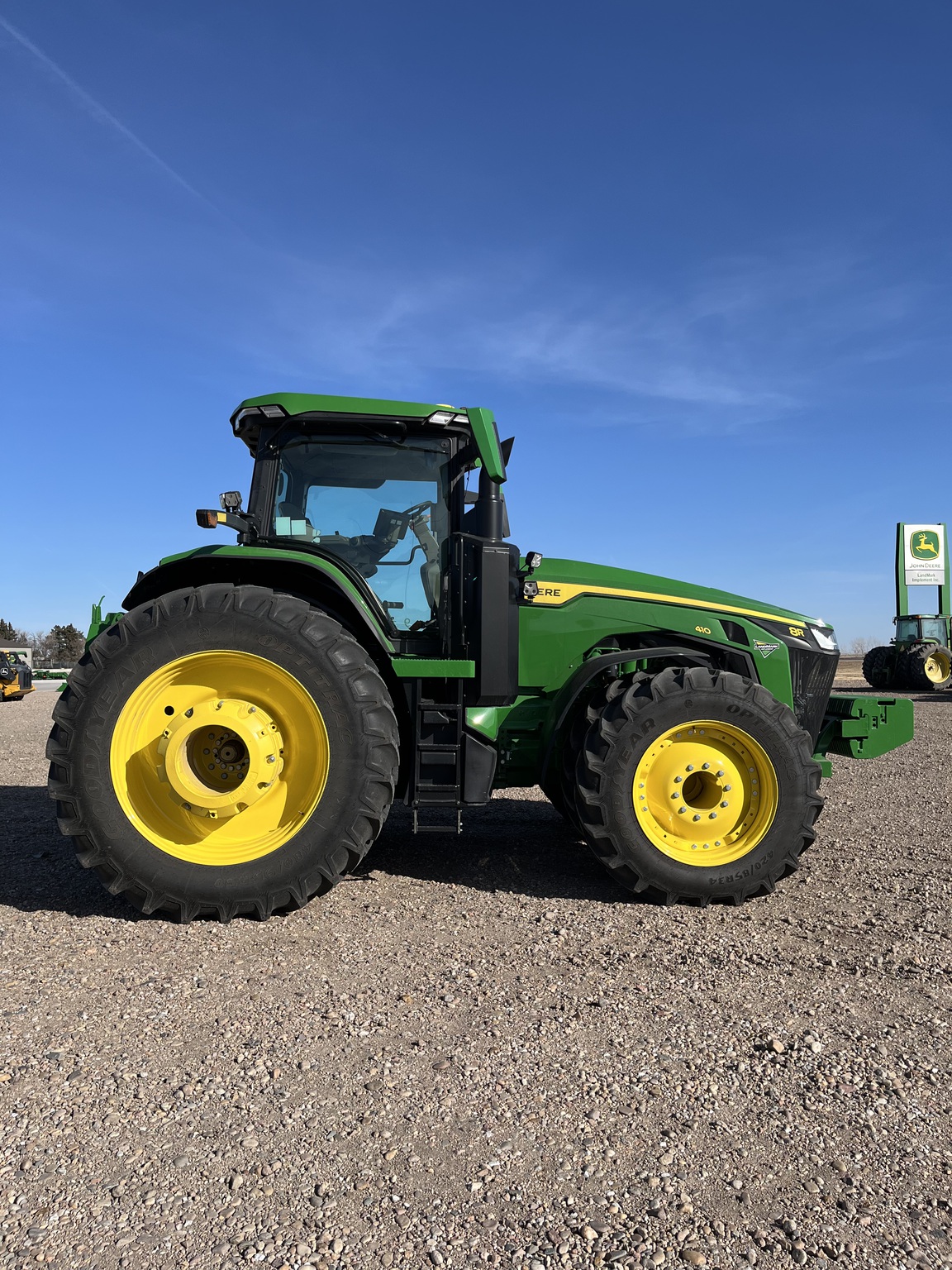  2025 John Deere 8R 410 at LandMark in Holdrege, NE