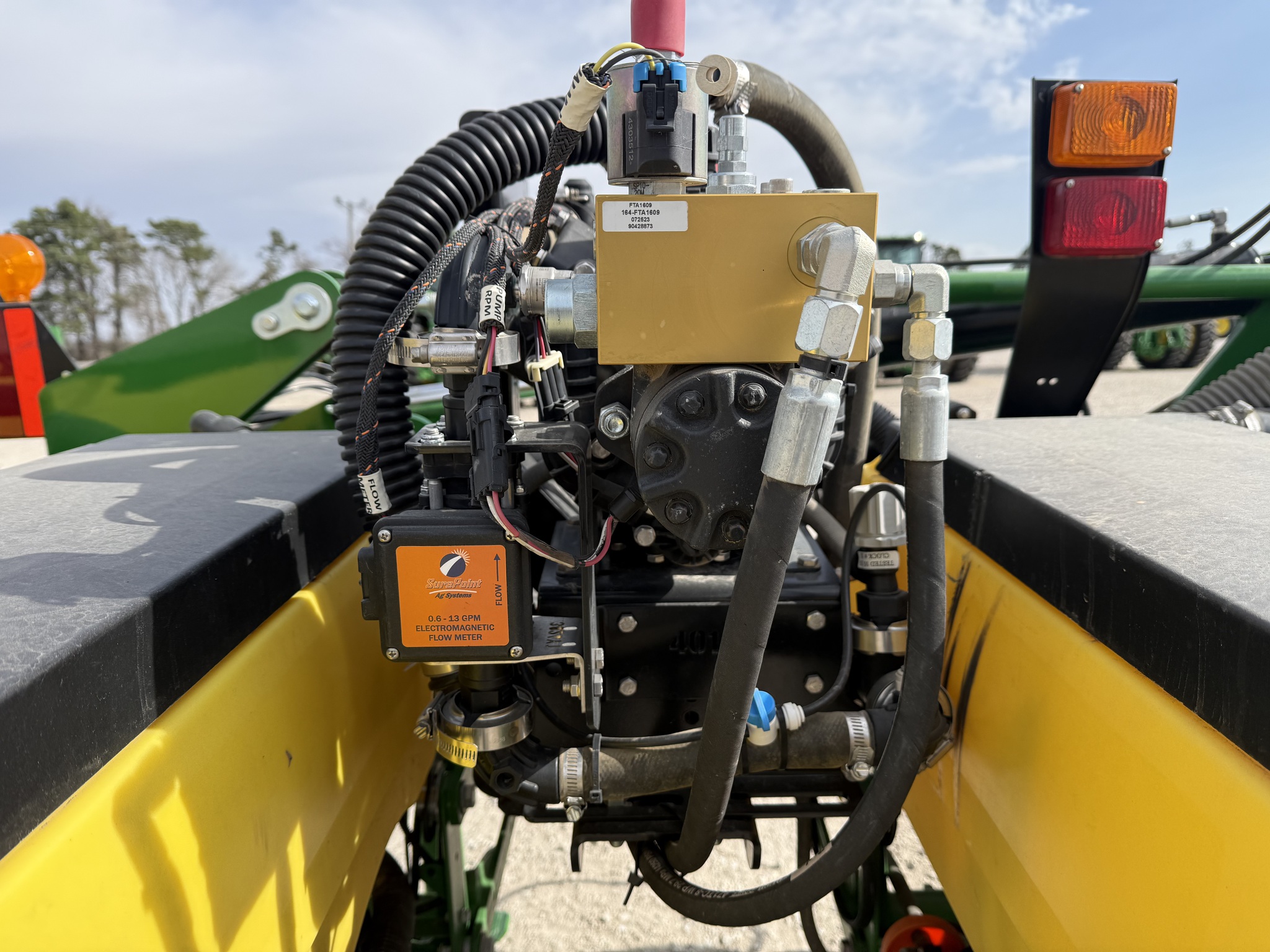  2025 John Deere 1725 at LandMark in Hastings, NE