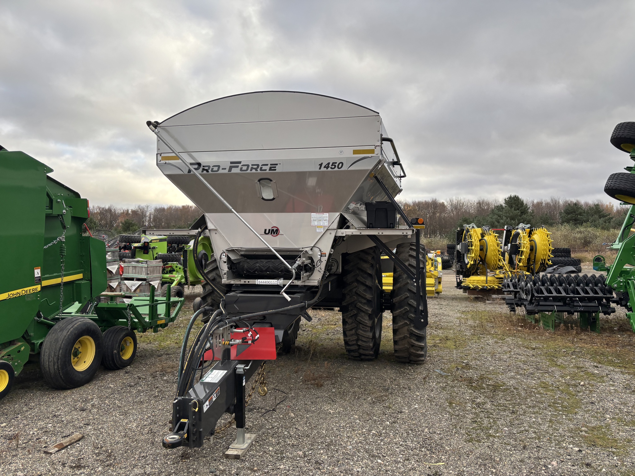 On Lot 2024 Unverferth 1450 Pro Force at Tri County Equipment Sandusky, MI