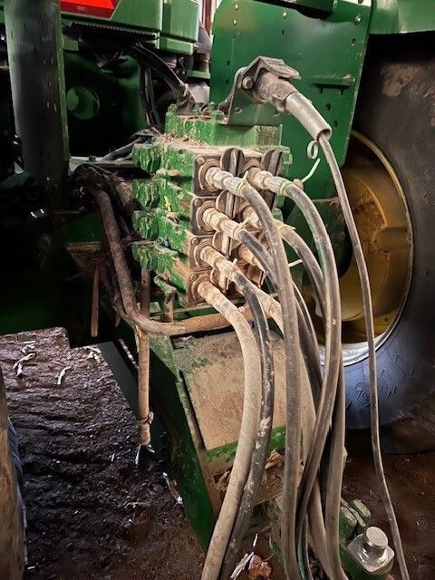 On Lot 1997 John Deere 9400 at Tri County Equipment Caro, MI