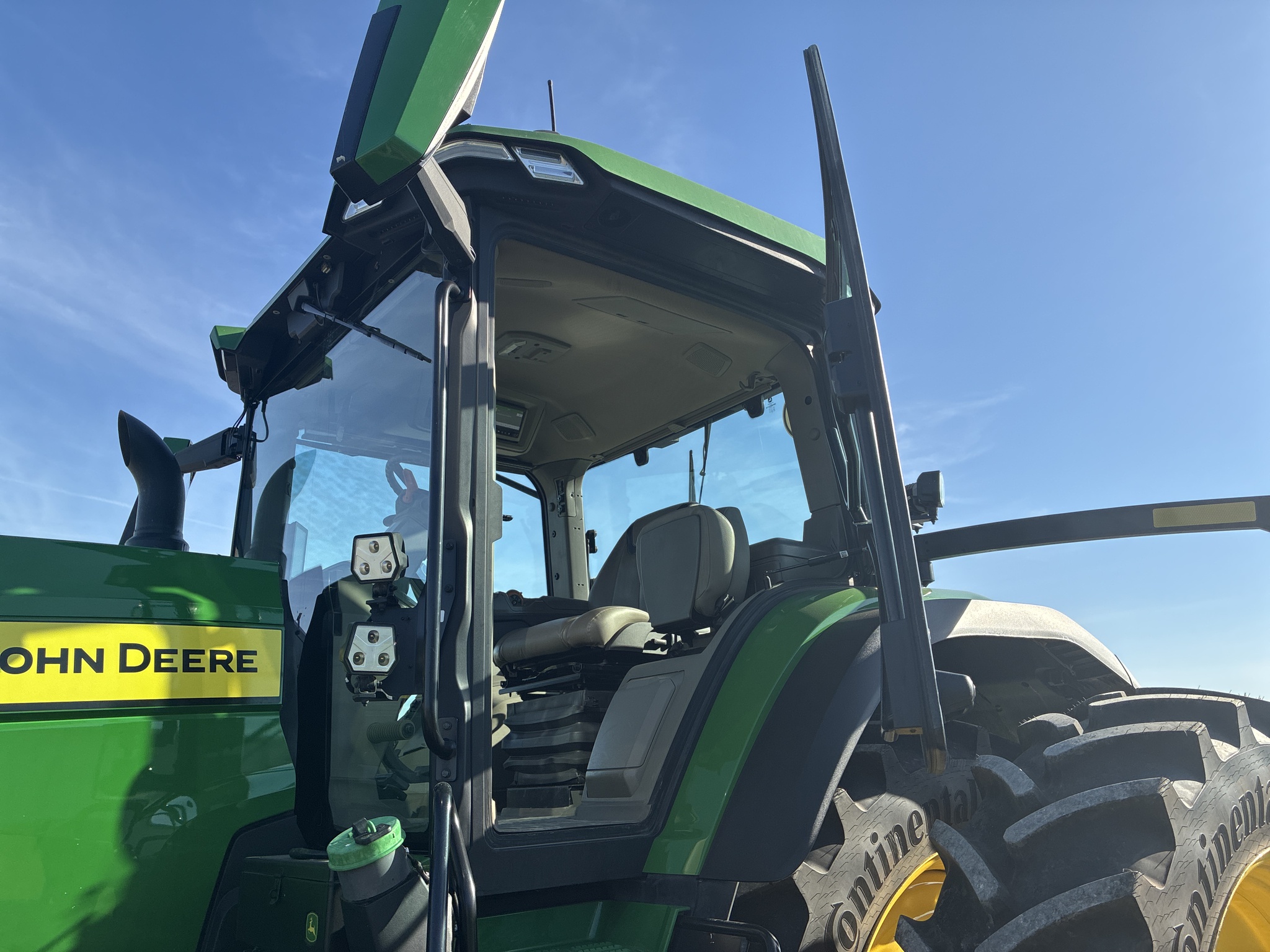  2024 John Deere 8R 370 at LandMark in Marysville, KS