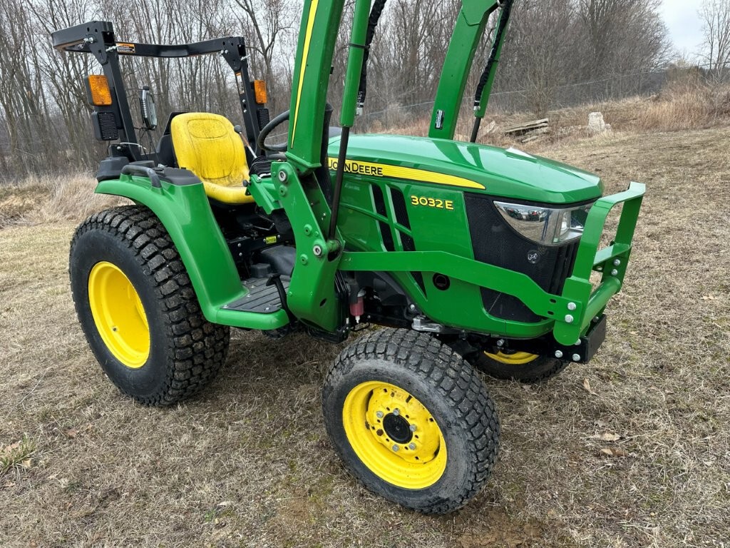 On Lot  John Deere 3032E at Tri County Equipment Lapeer, MI