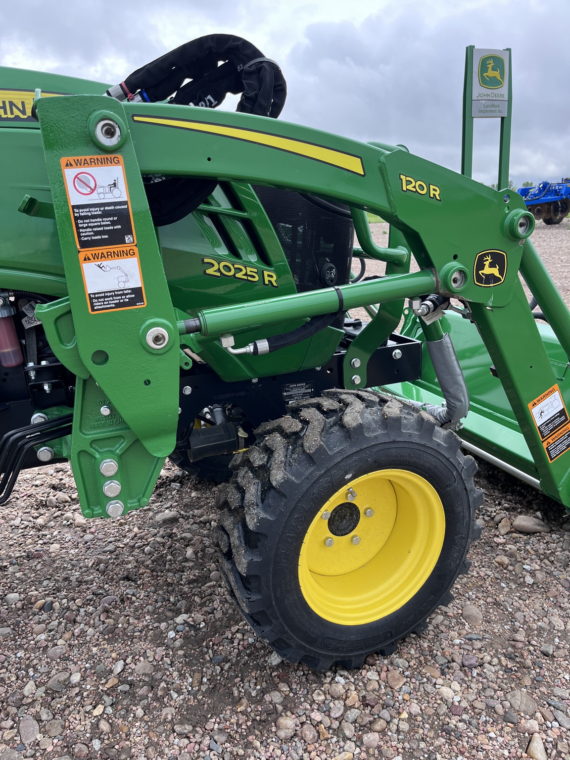   John Deere 2025R at LandMark in Minden, NE