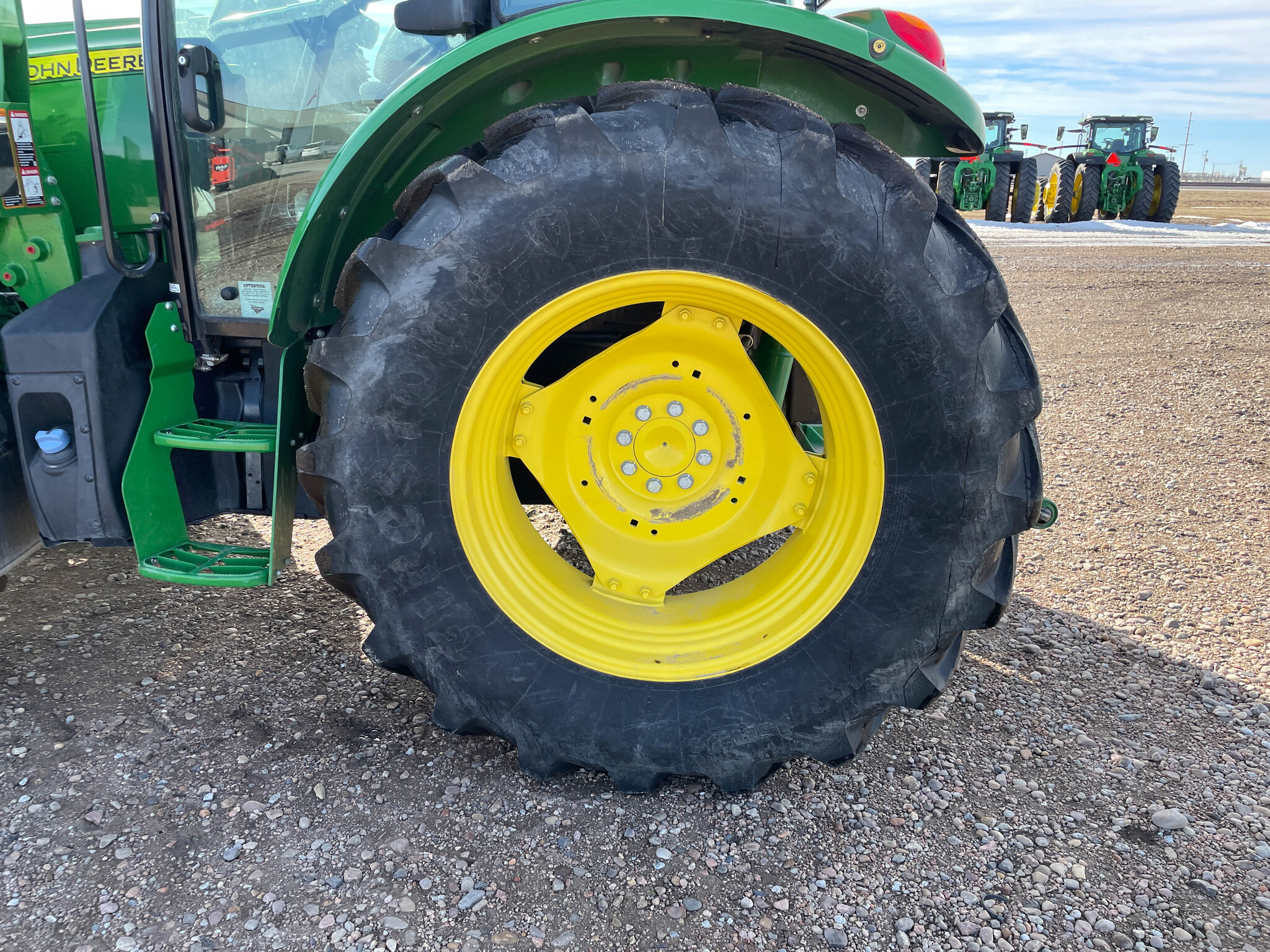  2022 John Deere 5090M at LandMark in Minden, NE