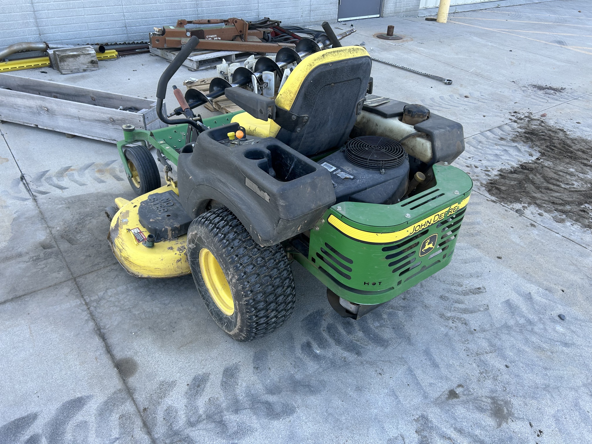  2009 John Deere Z445 at LandMark in Fairfield, NE