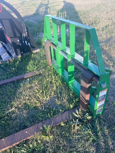  2015 Frontier AP13G at LandMark in Beatrice, NE