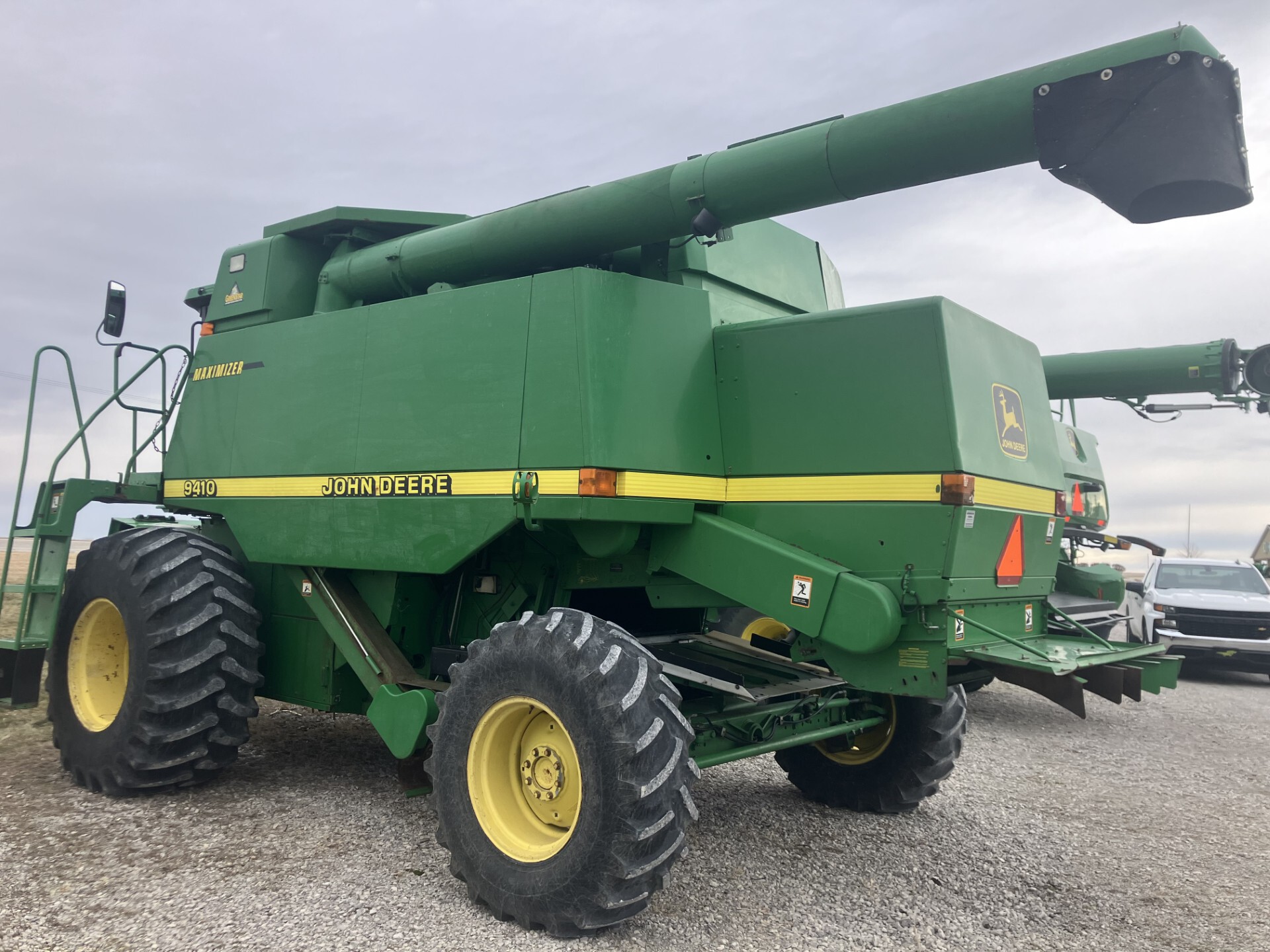 On Lot 1998 John Deere 9410 at Tri County Equipment Caro, MI