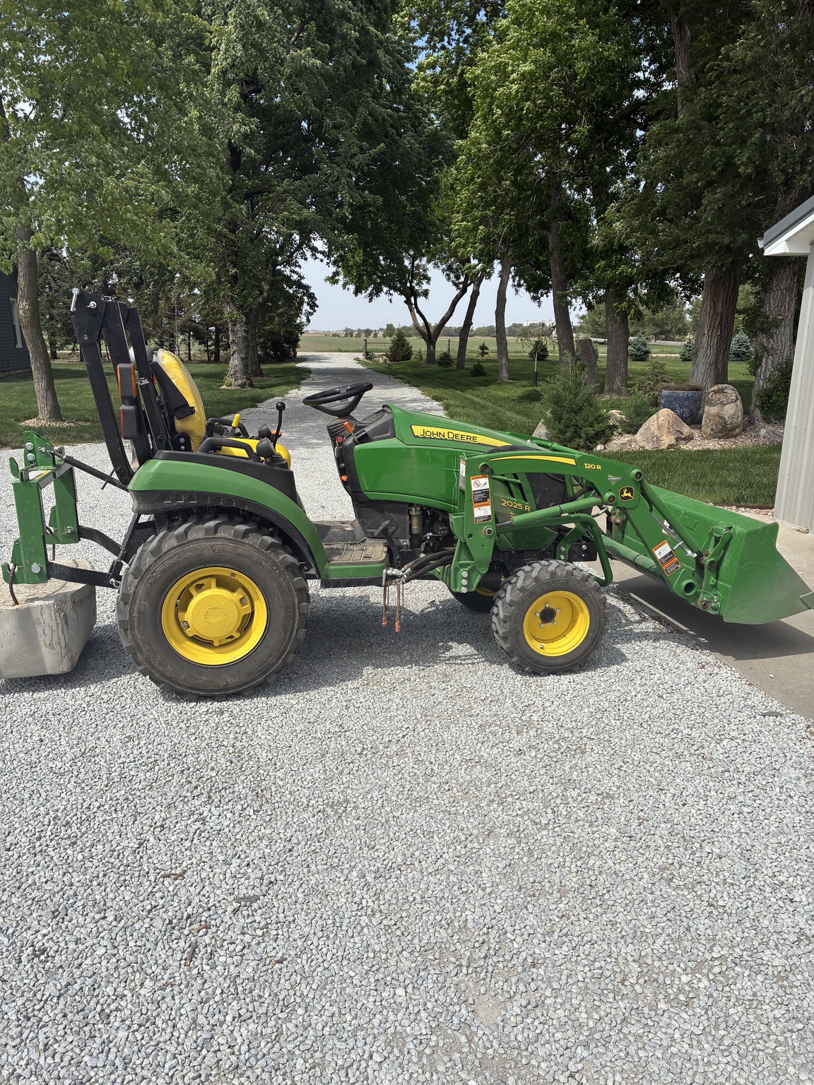  2020 John Deere 2025R at LandMark in Hastings, NE