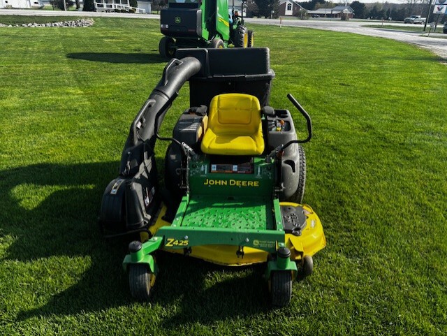 On Lot 2007 John Deere Z425 at Tri County Equipment Sandusky, MI