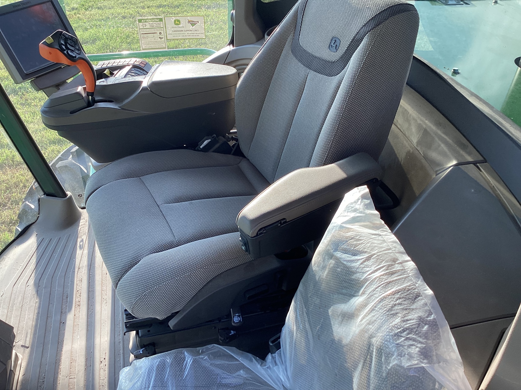  2024 John Deere W235R at LandMark in Minden, NE